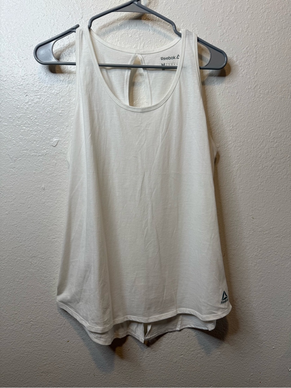 Reebok Women's White Athletic Tank Top Split Back Keyhole Size M Workout Yoga
